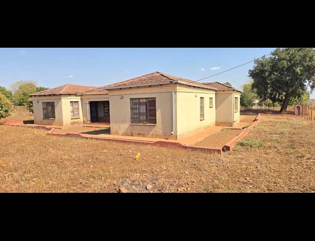 4 BEDROOM HOUSE FOR SALE IN TSHIKONELO